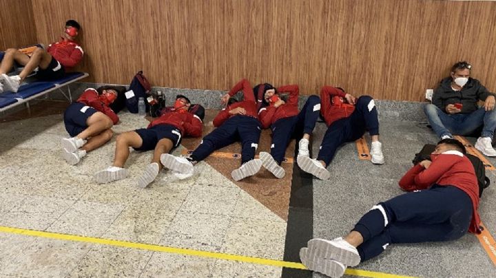 Independiente deberá jugar con ocho futbolistas menos, sin entrenador y habiendo dormido en el piso