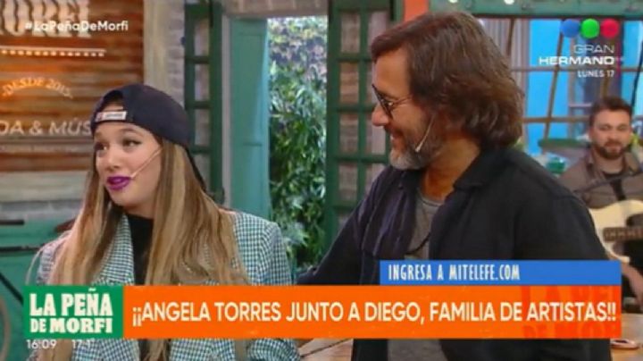 Diego Torres fue invitado a la “Peña de Morfi” y mientras cantaba lo sorprendió su sobrina Ángela