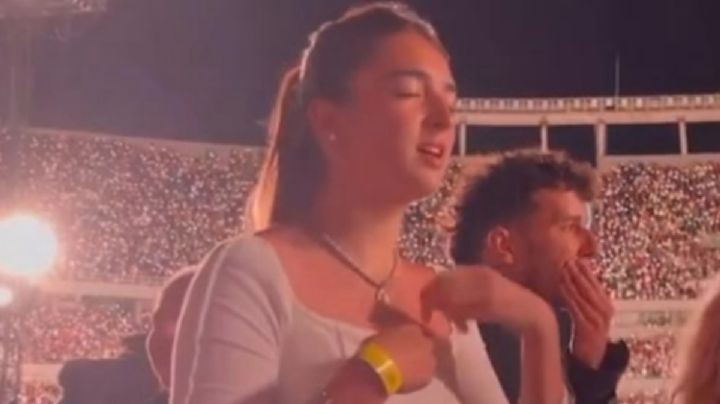 La emoción de Margarita, la hija de Esteban Bullrich, al cantar en lenguaje de señas en el recital de Coldplay