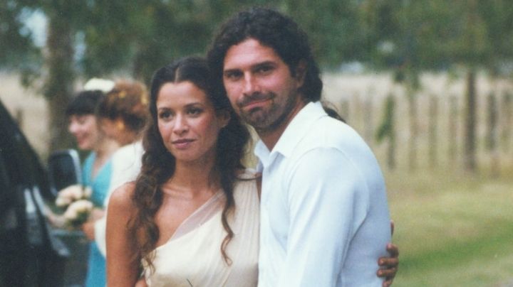 Se cumplen 20 años de la particular boda de Julieta Ortega e Iván Noble: ella vestida de musa griega y él en camisa y ¡ojotas!