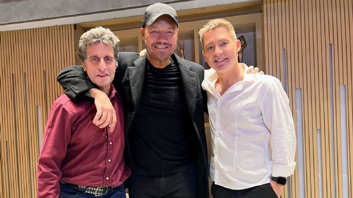Antes de su regreso a la televisión, Marcelo Tinelli fue a ver Inmaduros, la obra protagonizada por Adrián Suar