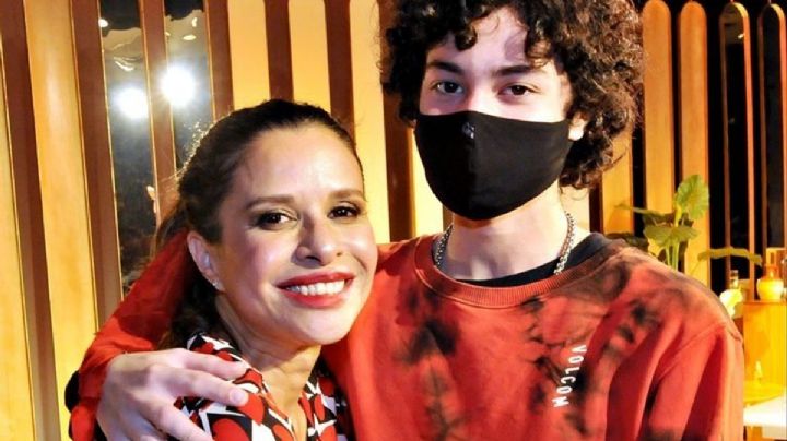 La preocupación de Julieta Ortega por el uso que hace su hijo de la tecnología: "Todo el día con el celular pero no se encuentran con los amigos"