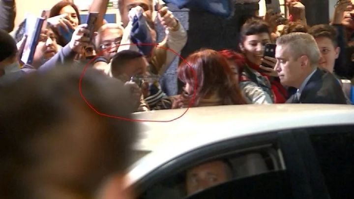 Un hombre armado le apuntó a la cabeza de Cristina Kirchner: lograron reducirlo