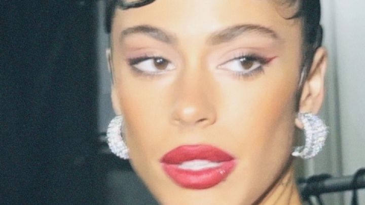 ¡Al rojo vivo! Tini Stossel lució un estilismo muy sensual con un peinado de efecto fantasía