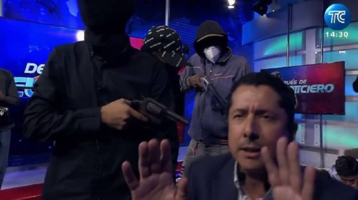 Golpe comando en Ecuador: una banda armada tomó un canal de televisión y secuestró a los empleados