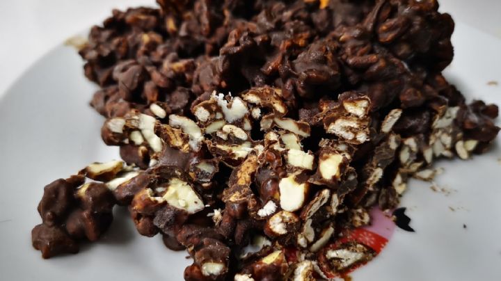 " Rocas" de chocolate y frutos secos, con 2 ingredientes