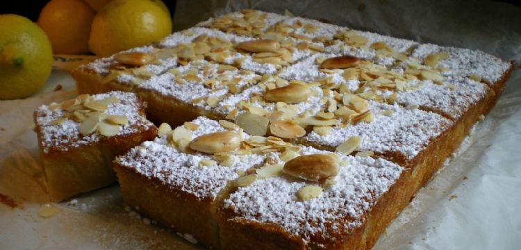Torta borrachita de almendras