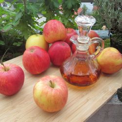 ¿El vinagre de manzana puede ayudar a bajar de peso?